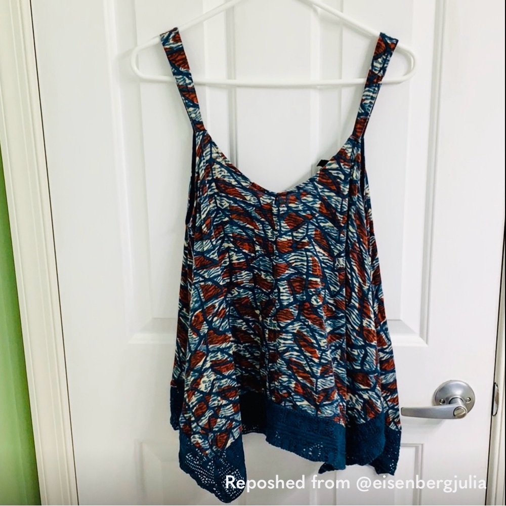 Lucky Brand patterned tank top with crochet lace trim size M